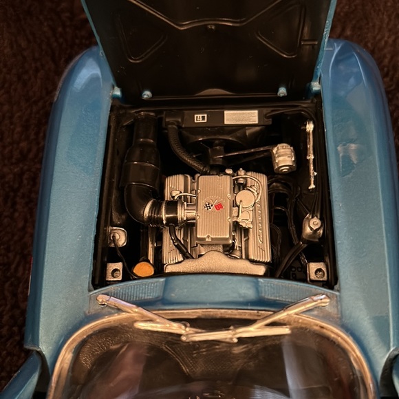 1965 all metal with rubber tires scale 1/18 - Picture 11 of 14